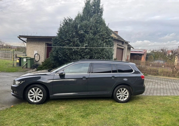 Volkswagen Passat cena 73800 przebieg: 145000, rok produkcji 2018 z Wisła małe 56